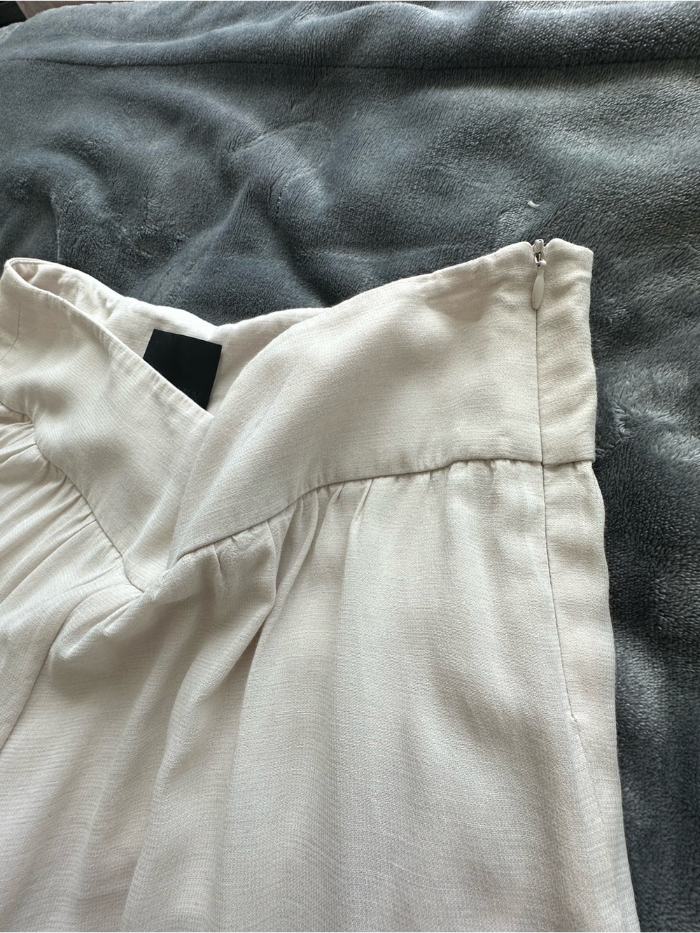 INTERMIX Linen Viscose Wide Leg Pants M Ivory Sheer Draped Made in New York - Picture 9 of 15